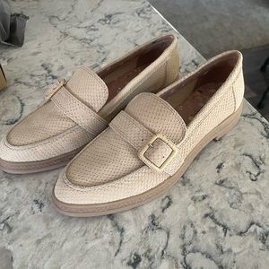 New with box Lucky Brand Tan Loafers (8.5)